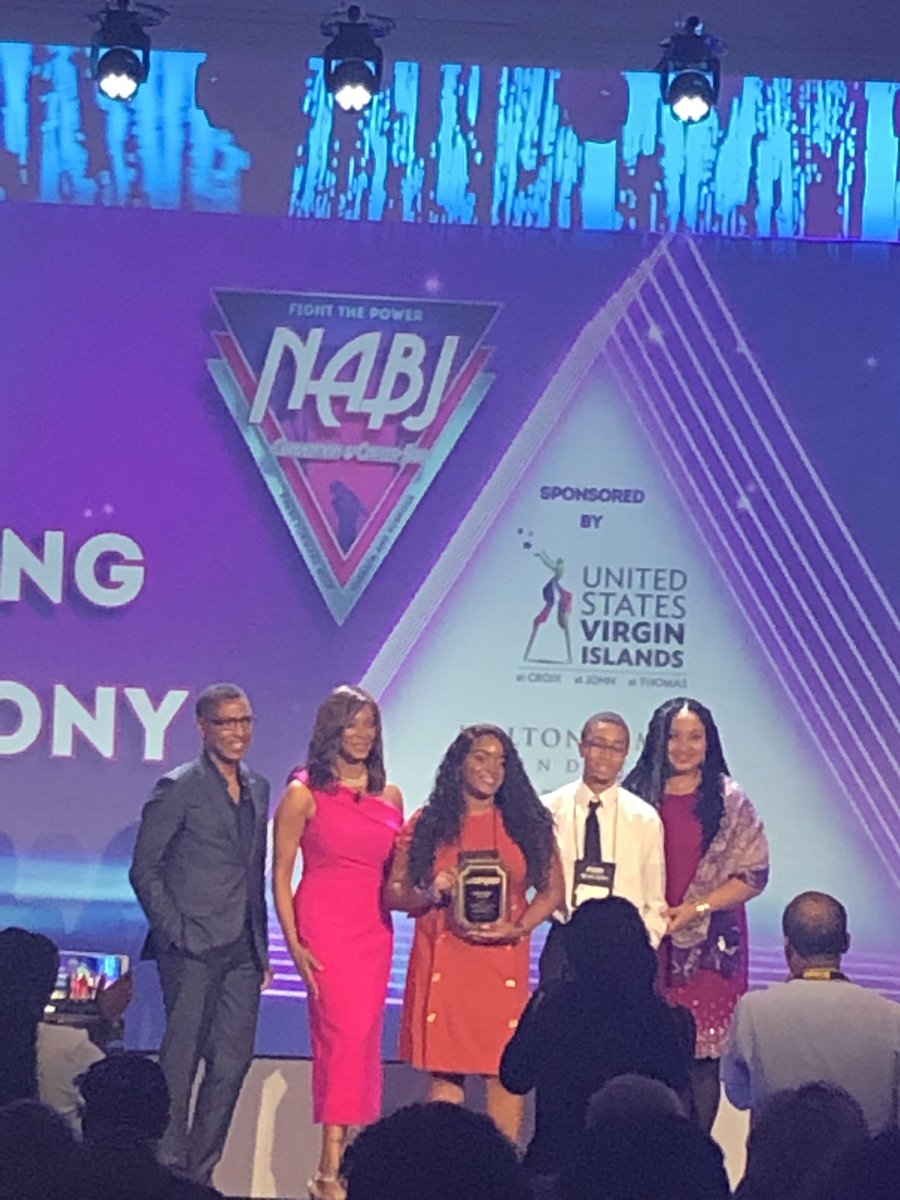 #SCProud of <a href="/WinthropNABJ/">Winthrop NABJ</a> <a href="/NABJ/">#NABJ Headquarters ✊🏾🖊️🎙️💻 📷 🎥 📝 🔈</a> Student Chapter of the Year winners. #NABJ19