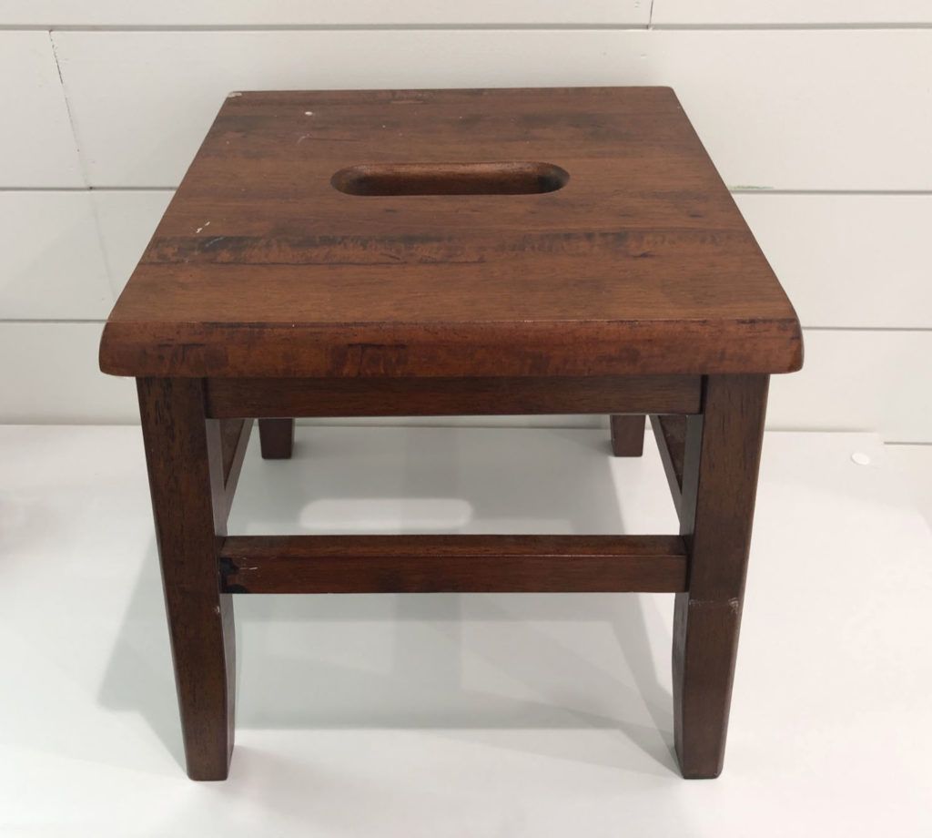 Easy Wooden Step Stool Makeover DIY | Refresh Restyle bit.ly/2Ca16SP