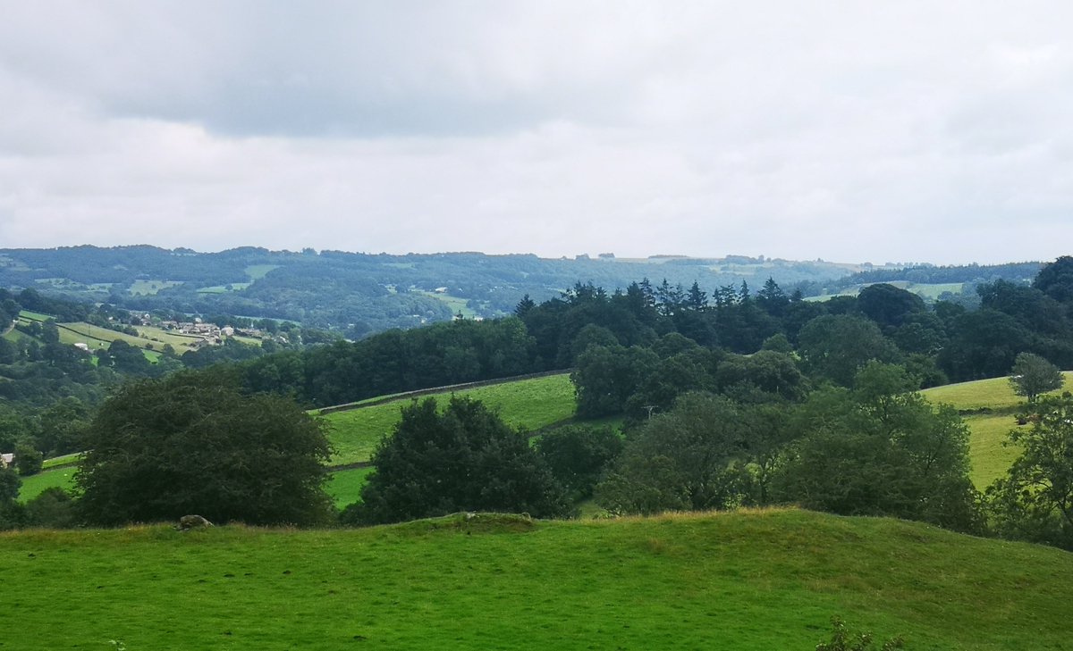 AGinHarrogate's tweet image. Can you imagine having this view of #Nidderdale every time you walked up your driveway? (Well you could do - in the delightful 'Strawberry Barn'!) #HouseNames #WhatAView