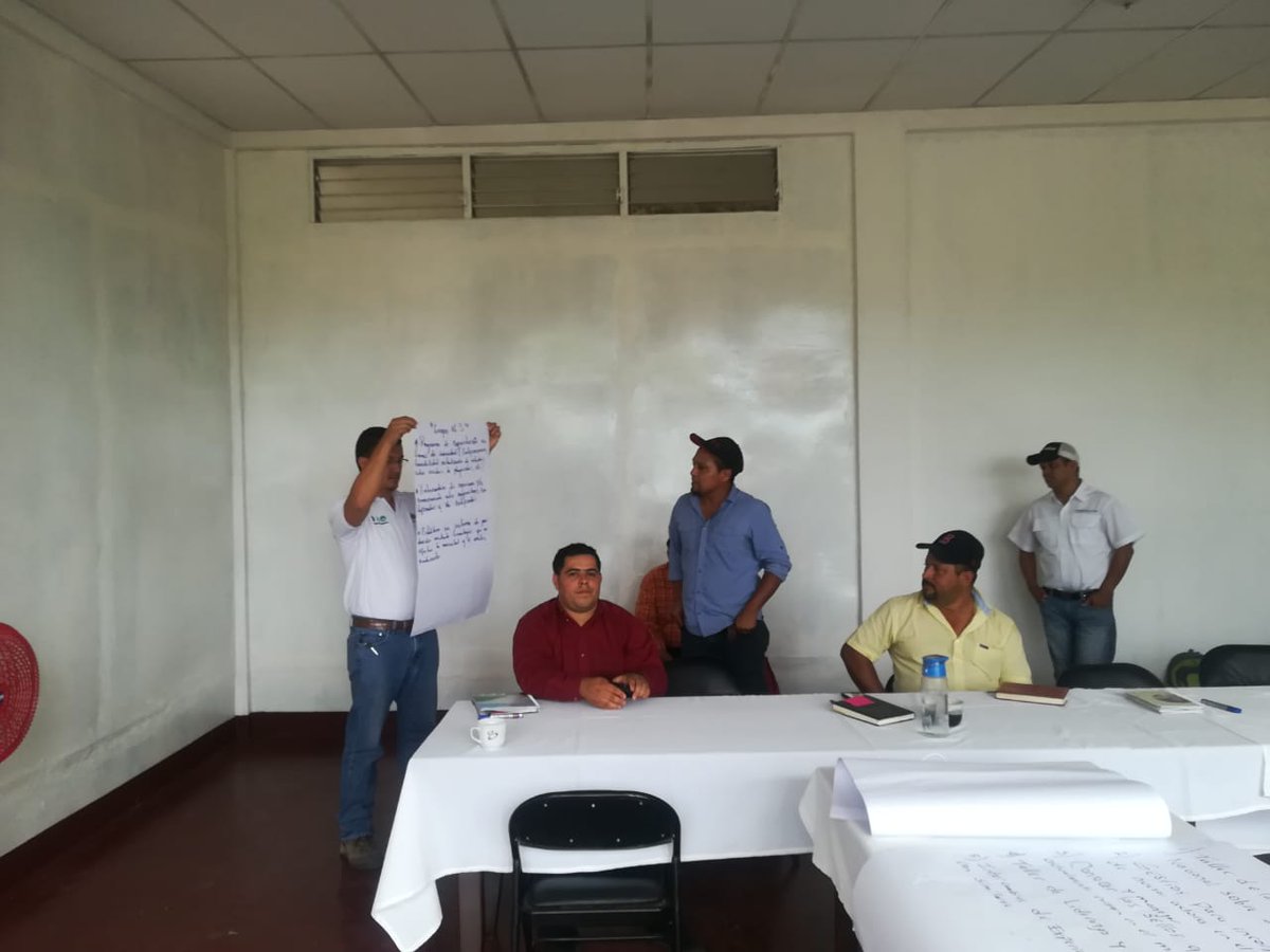 rikoltoLA's tweet photo. Desafío, actores y un plan de trabajo fueron los tópicos abordados durante la primera sesión del Comité Nacional de Inocuidad de Hortalizas #CNIH.🥦💚 Donde participaron @Walmart #Pizzahut @Hortifruti además de #ANIFODA
@Apen_Nicaragua , #COSECHO y más. https://t.co/YBswWKuoHX