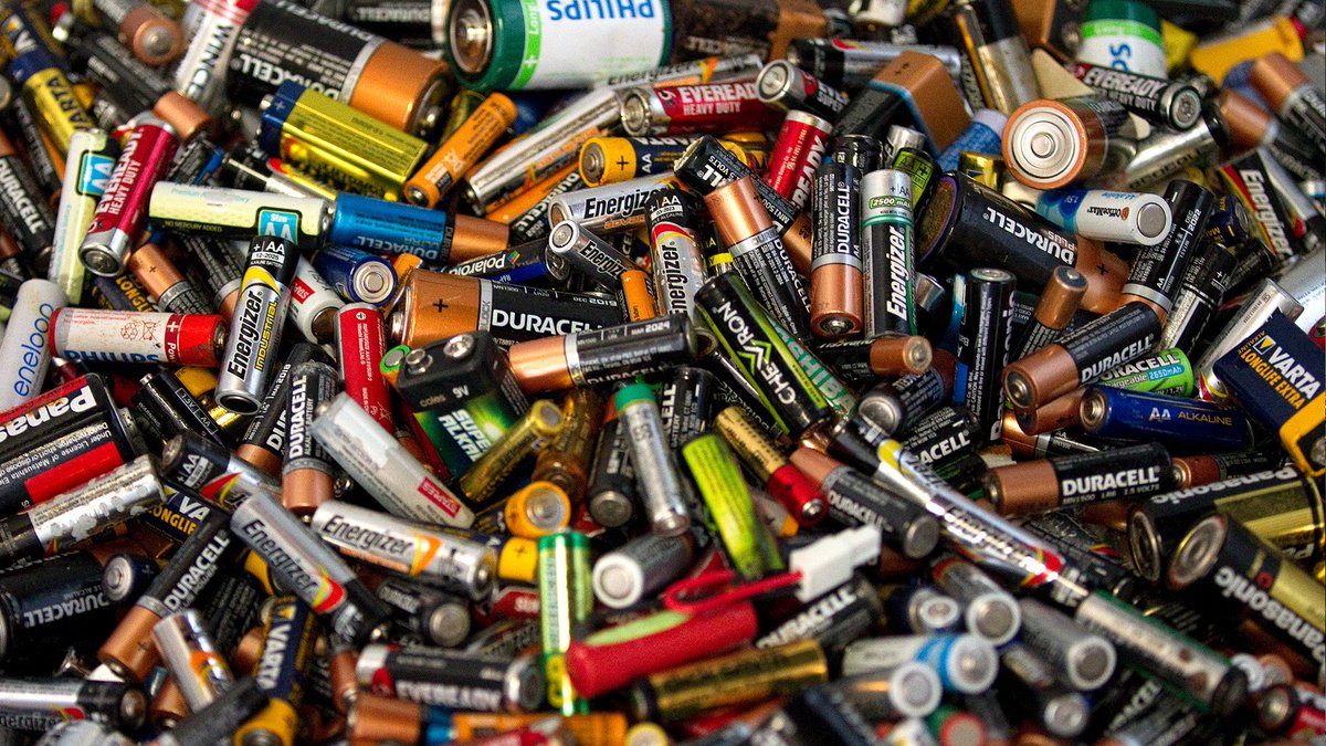 OxbowTimberMart's tweet photo. Did you know that every year, billions of hazardous batteries are thrown into the trash 🤯

Recycling batteries is a great way to help the environment. Bring your batteries to the store and we will recycle them for you! 

♻️ #Recycle #ReduceHazardousWaste ♻️ https://t.co/6d6RQhQt9j