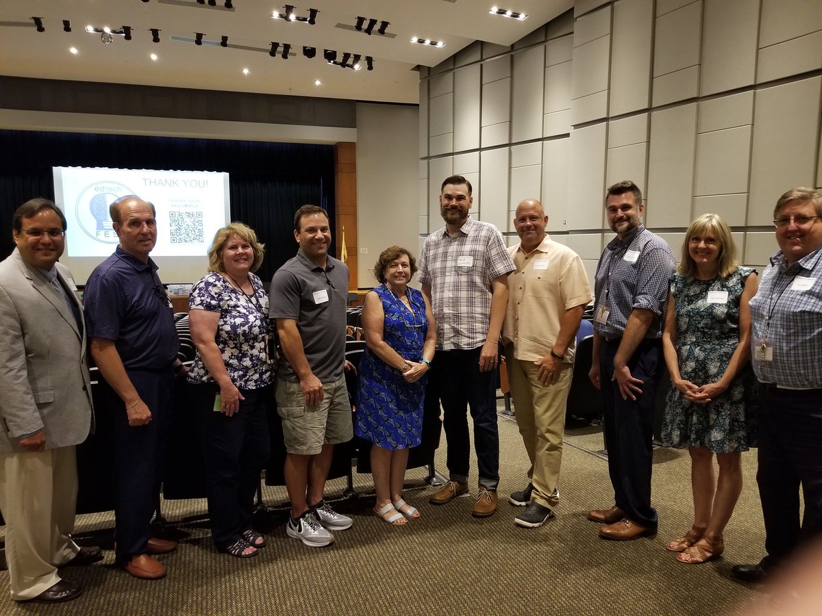 HuntrdonCoNJDOE's tweet photo. The many hands that made the Hunterdon County EdTech Fest 2019 a success, and I was lucky enough to be included in the picture. https://t.co/nFtB8PK2mD