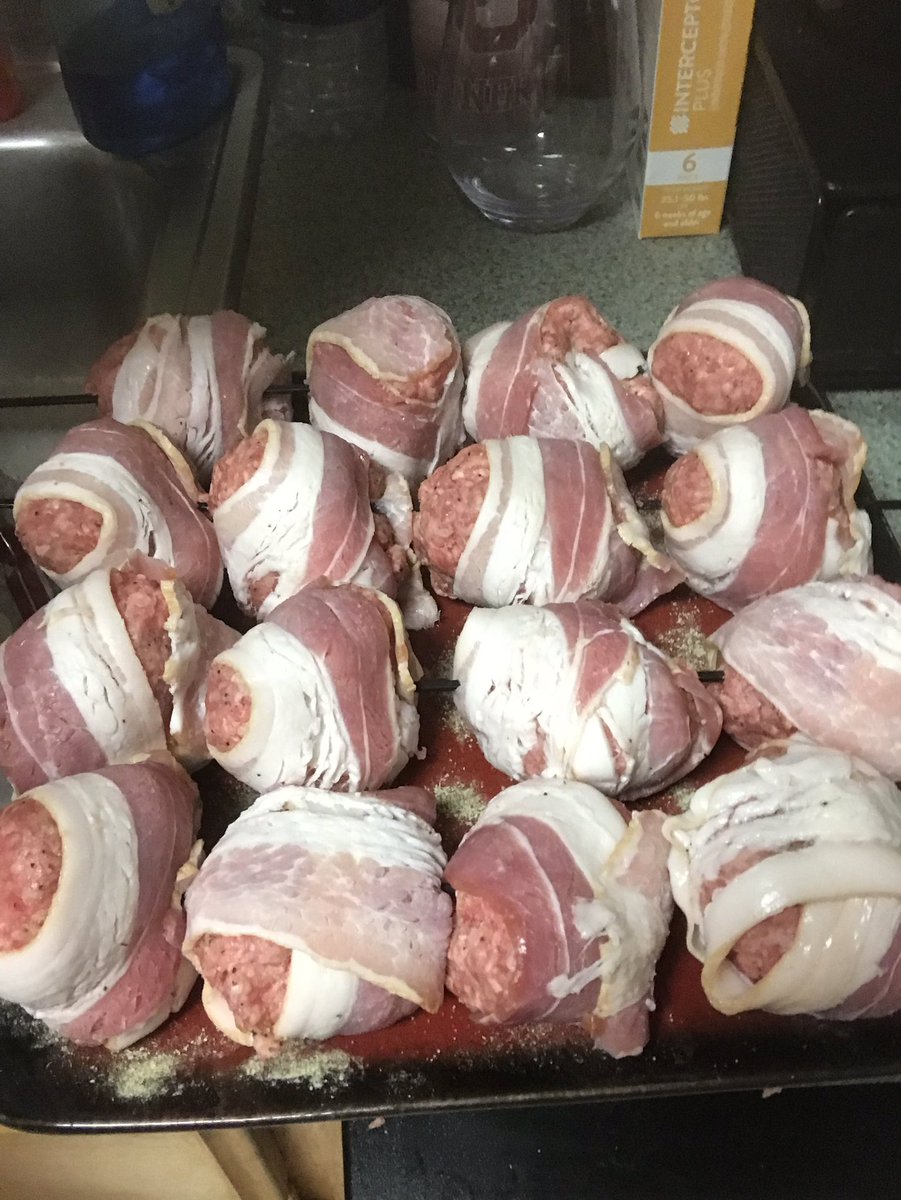 GilletteLD's tweet photo. The only thing that keeps me from quitting my job....I’m always hungry. 

#Time2Smoke https://t.co/KVeckjcihe