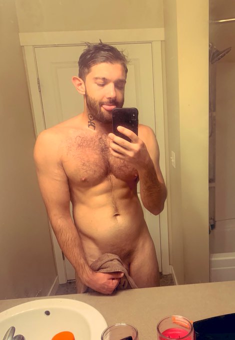 Two extra days in Seattle! #lucasmen #lucasent @BenBatemenXXX @QueerMeNow @LucasEnt @theQueerPig @ANGEL_CRUZ_STAR