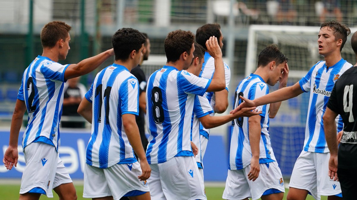 RealSociedad's tweet photo. ⚽️ Victoria del Sanse frente al @CAOsasuna B (3-2) tras remontar un 0-2 con goles de Gorostidi, Roberto López y Thior (p.) 💙⚪️

#Zubieta #RealSociedad https://t.co/6DnPXn56PZ