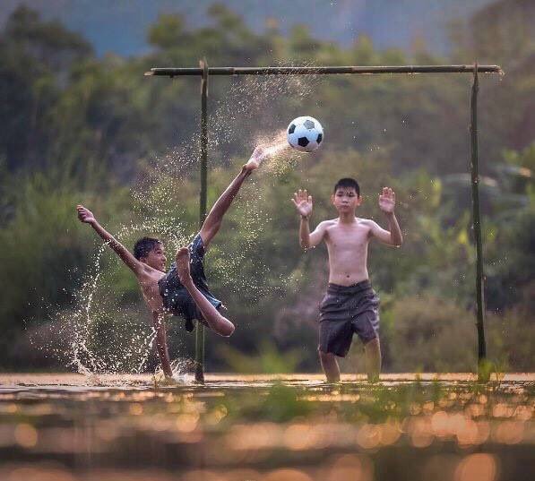 MotivacionesF's tweet photo. No existe mal día para jugar al fútbol ⚽️ https://t.co/2LitkZEfDr