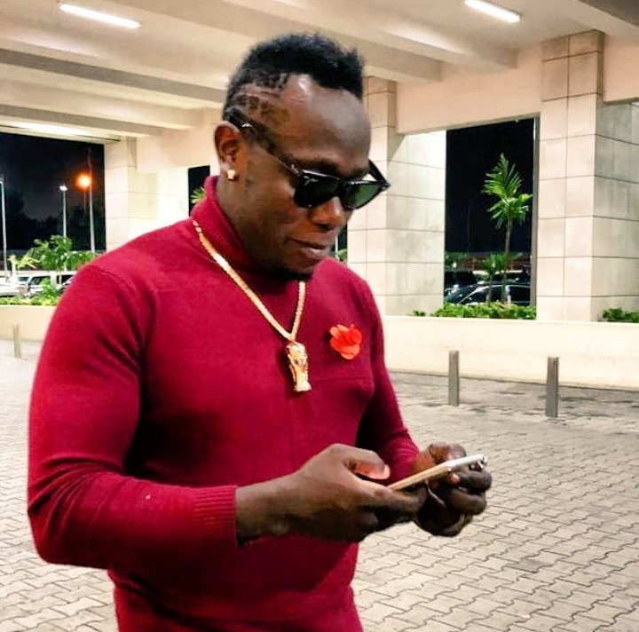 I want to do #giveaway💰 but I'm not sure people are online 🌚 ...#RT to be noticed &amp; DM your Aza💳 you could get lucky #FansOnly‼️
#PortHarcourt1stSon
#GiveawayAlert #giveawaytime #WednesdayThoughts #WednesdayMotivation