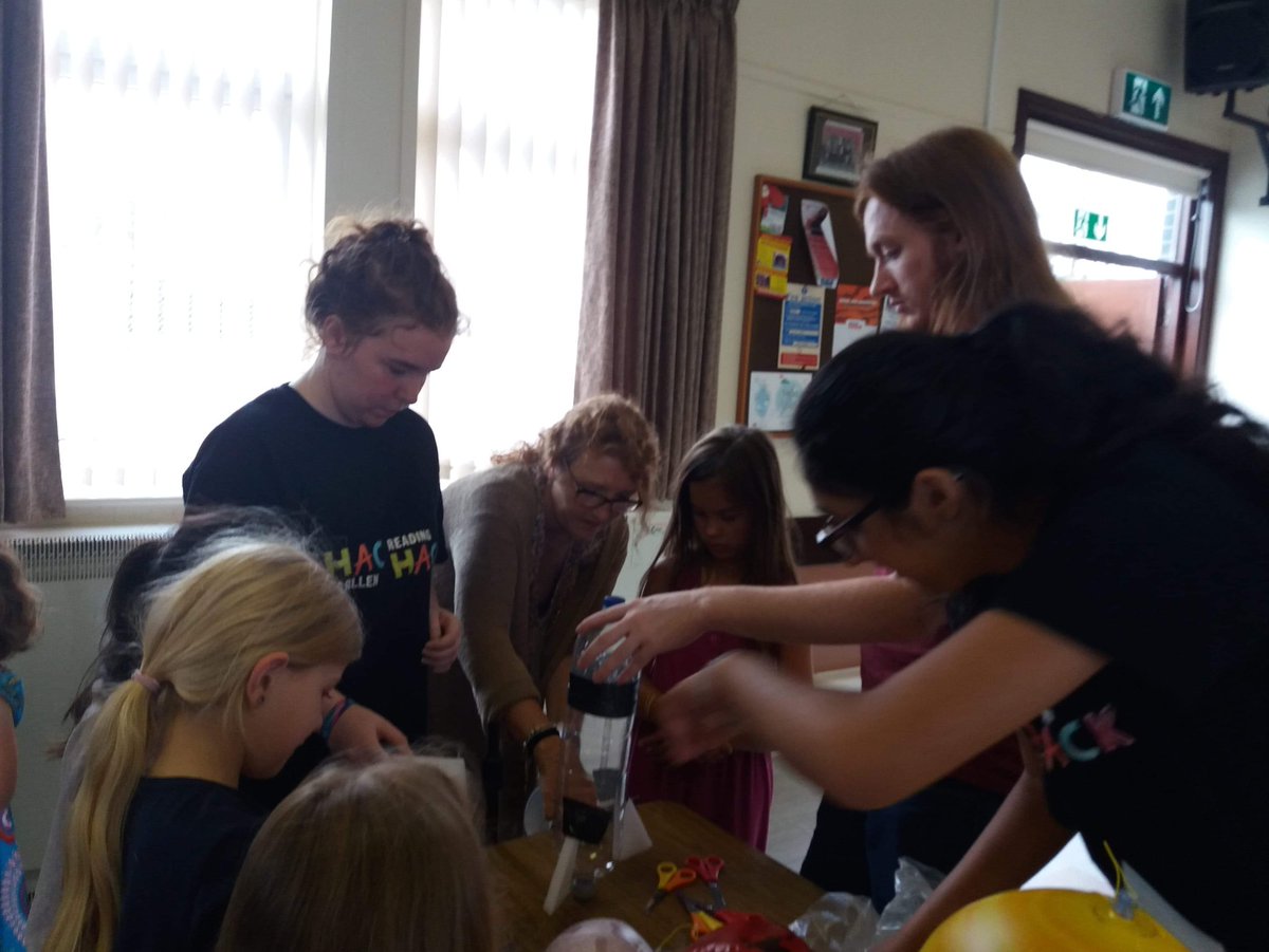 ttsscience's tweet photo. Thank you to everyone who supported today's event. Big thanks to Y Lolfa, Llyfrgell Gymunedol / Community Library, Gwaun cae Gurwen. Looking forward to see you at the next one on 27th August. 👨‍🔬🚀 https://t.co/VwYZ84c9Md