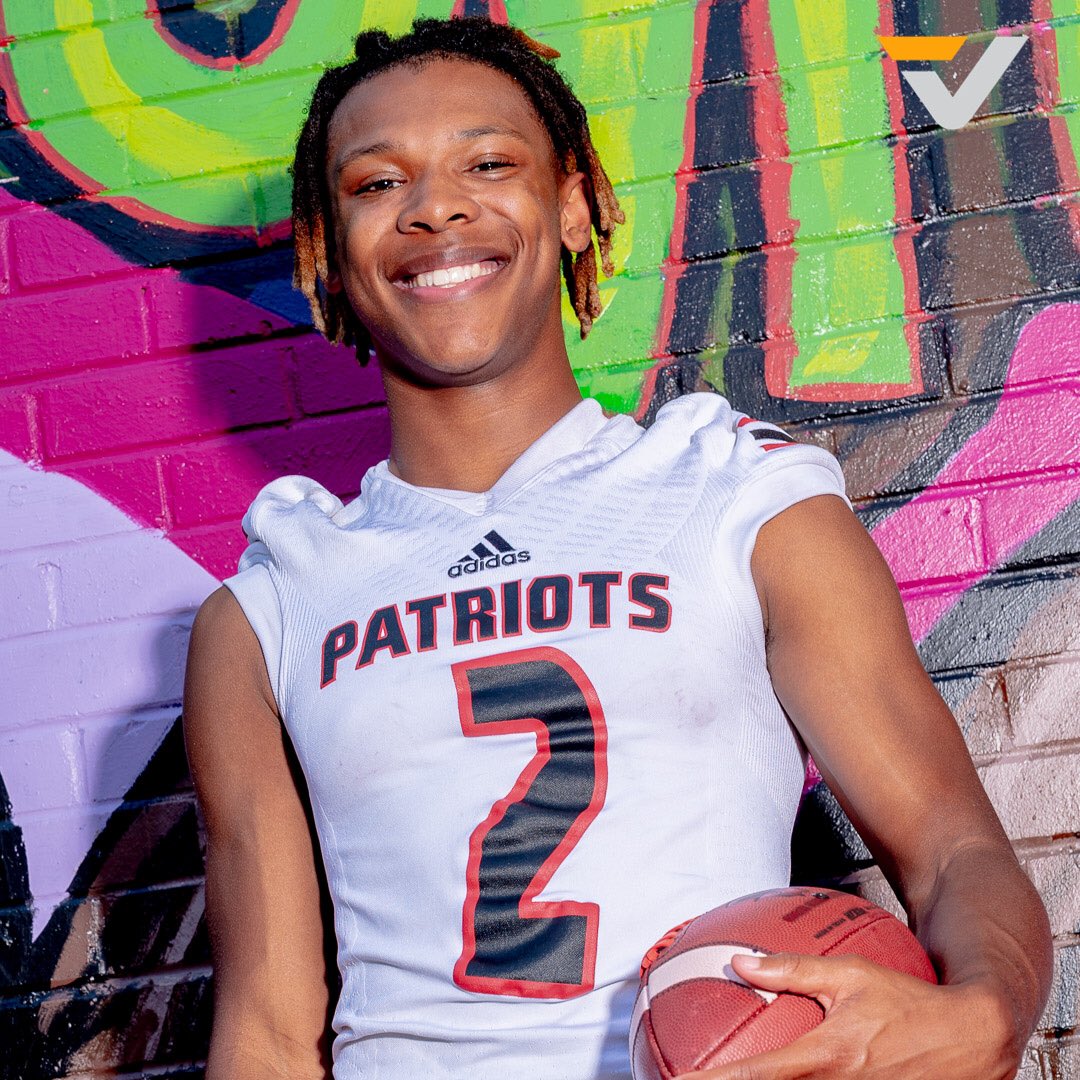 vypehouston's tweet photo. VYPE’s TRIPLE PLAY

Get to Know @GcmPatriot QB Emerson Haywood (@Emers00n) #txhsfb 

Favorite Food:🥩
Fav. Pro Athlete: @CameronNewton 
Fav. 🎮 : @NBA2K 
Dream 🏫 :“The U”
Dream 🚗 : GT Mustang
Most Used App: Twitter
Favorite Thing He Owns: All My 👟 
Who He Looks Up To: Sister https://t.co/LgBRmeNv1N