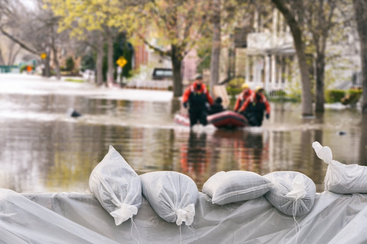 NIOSH's tweet photo. Emergency responders: Storm and flood cleanup activities can be hazardous. Be prepared this #HurricaneSeason with NIOSH resources to make sure you stay safe while saving others. https://t.co/xIuFZt5u9b https://t.co/T7pg9xpUuk