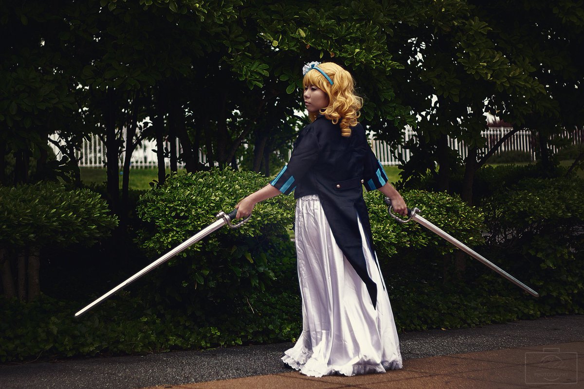 CadenHart_Cos's tweet photo. I am the daughter of the leader of the British knights - Elizabeth Ethel Cordelia Midford! The wife of the Queen's watchdog! ⚔

#elizabethmidford #blackbutler #kuroshitsuji #cosplay #cosplayphotography #cosplay #animenext https://t.co/HNu8beZjFG