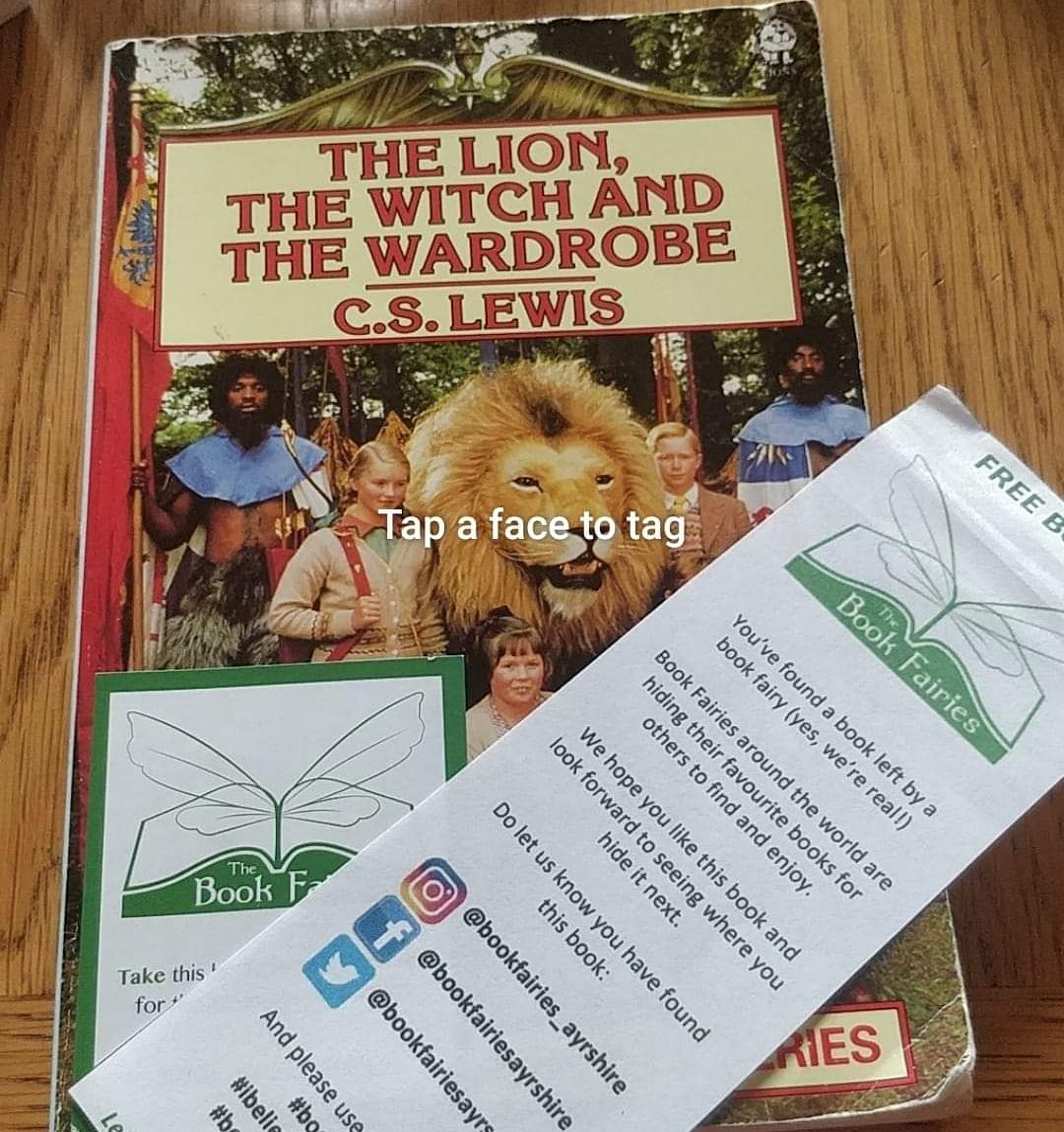 #bookfound Another book found in Ayrshire. A lovely family visiting from Birmingham found a copy of The Lion, The Witch and The Wardrobe at Dumfries House 💚

#ibelieveinbookfairies #bookfound #ayrshire #bookfairiesworldwide #bookfairiesscotland
