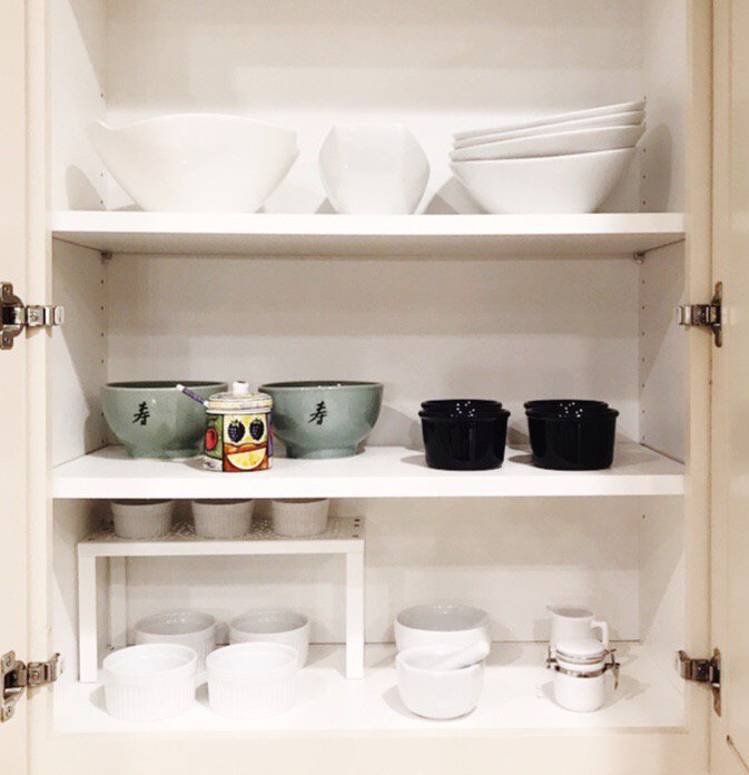 21_times's tweet photo. Like with like for the win! 🏆 Add a simple shelf riser an the space is twice as nice, literally! 🙌🏻 #aunttootsiestips https://t.co/zsKWwdP1J2