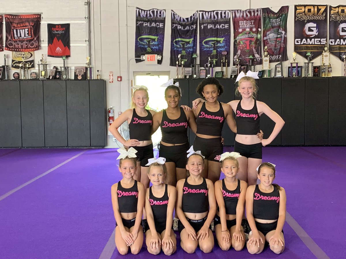 DreamzElite's tweet photo. Dare Devils, Black Widows, and Poison Ivy are rocking day 1 of choreography with @NextStepCheer https://t.co/GNPoLzp7wn