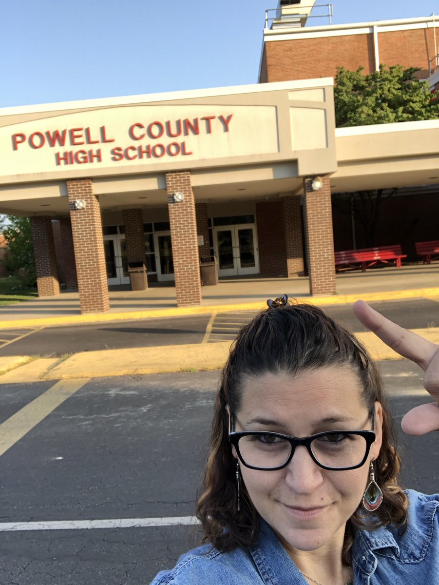 grimes_tlc's tweet photo. Huge shout out 2 Powell County! Thanks 2 the hardworking teachers & admin who joined the #PBLPD TY @jkincaid527 & @stacylynnlinn 4 allowing me 2 share passion 4 #pbl & highlight @TLCWhiteTiger Looking forward 2 follow up PD’s & continued partnerships this year! #seekseizesustain https://t.co/qbGZkB7oAQ