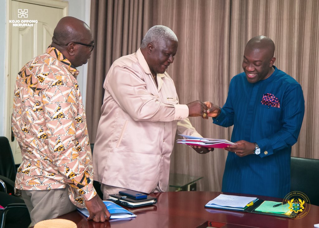 konkrumah's tweet photo. The Advertising Association Of Ghana is the umbrella body that regulates advertising industry practice in Ghana.

Earlier today I had the pleasure of receiving President Togbor Mensah and his council to work on improving standards and the lot of members.

Long live the industry. https://t.co/wFmgQnTjyU