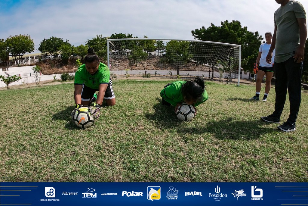 DelfinScF's tweet photo. ¡VAMOS!💙💛

Un día más de entrenamientos, nuestros pensamientos se enfocan únicamente en el duelo del domingo ante Guayaquil City.

#ElOrgulloDeManabí
#SuperLigaEc
#CetáceasDeCorazón https://t.co/NK1FInNViF