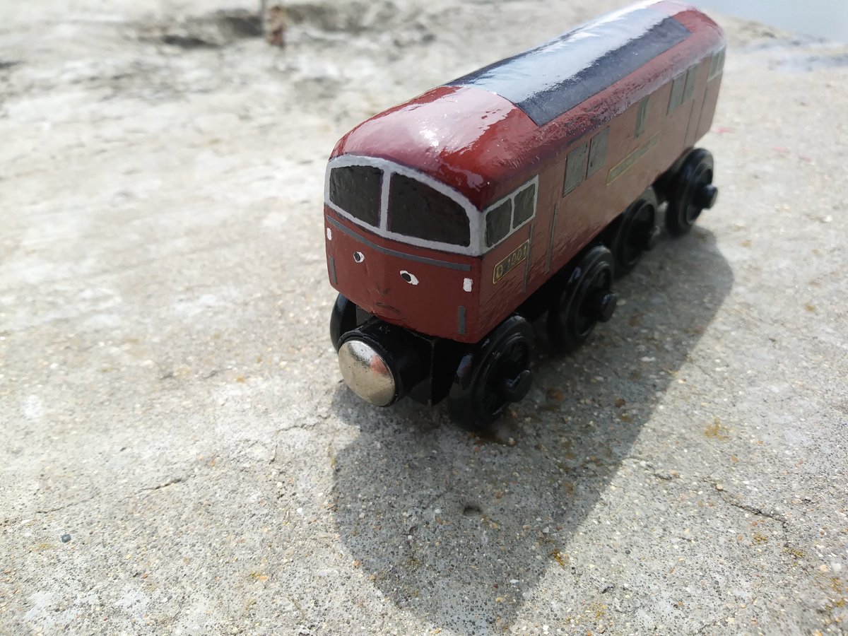 ModelsThomas's tweet photo. Here is my version of the Class 52 from "Bluebells of England." Special thanks to my good friend @ConnorJonasR for doing all the research into his basis. Thanks to Connor, we now know that his number is D 1001 and his name is Western Pathfinder. https://t.co/elYyw2CaV9