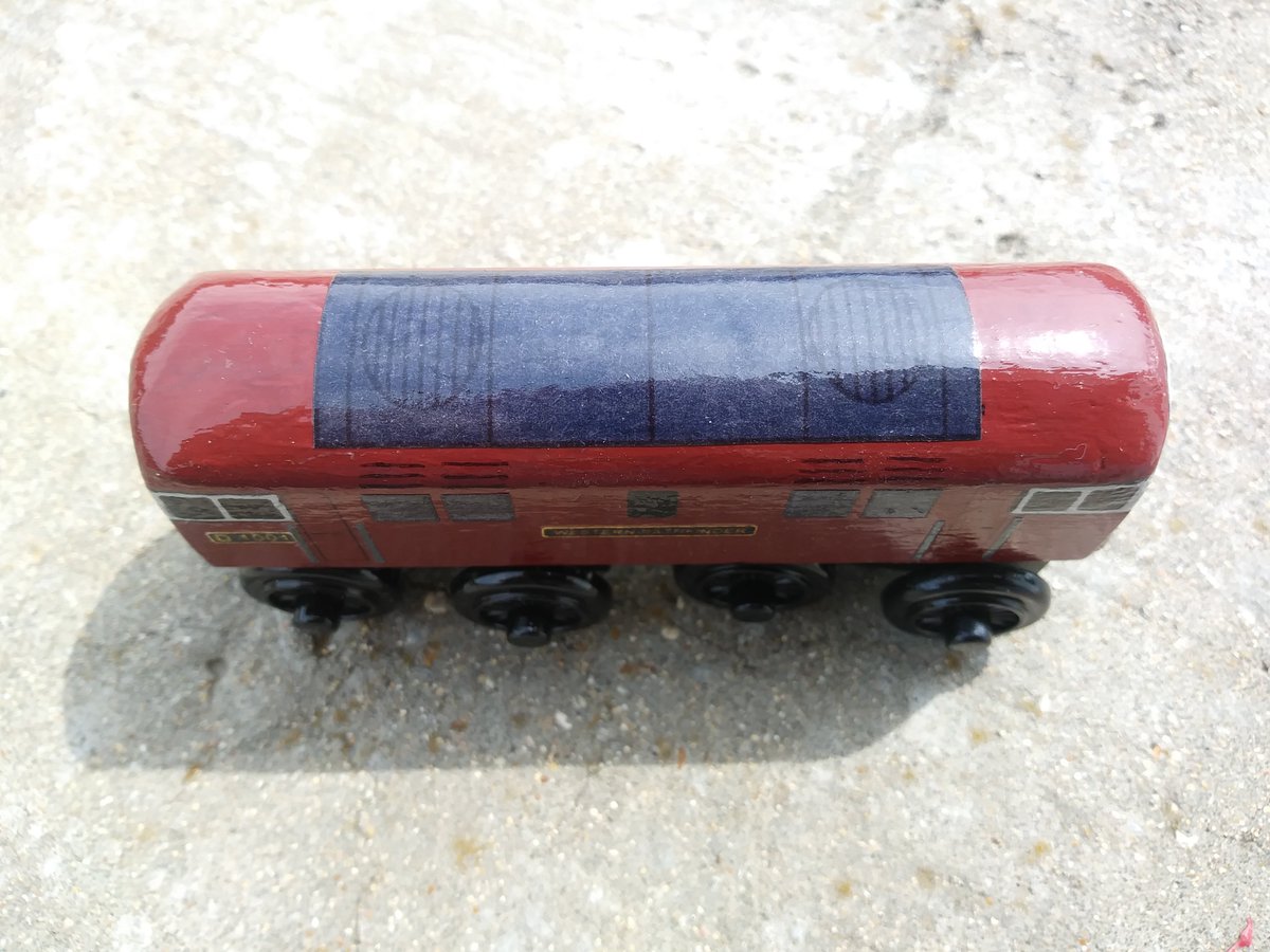 ModelsThomas's tweet photo. Here is my version of the Class 52 from "Bluebells of England." Special thanks to my good friend @ConnorJonasR for doing all the research into his basis. Thanks to Connor, we now know that his number is D 1001 and his name is Western Pathfinder. https://t.co/elYyw2CaV9