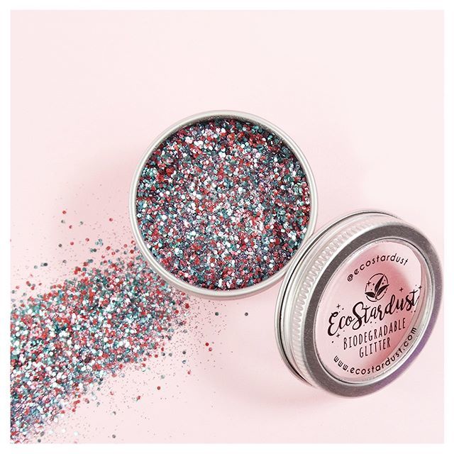 EcoStardust's tweet photo. Sweet dreams are made of this 🦄 Who am I to disagree? Unicorn Dreams is a popular fave amongst our glitter warriors. It's mix of Violet, Silver, Super Chunky Champagne Pink and Super Chunky Turquoise is enough to get you lost in the clouds ☁️ #glitte… https://t.co/pHv41KWGCC https://t.co/EjGuuDTk6W
