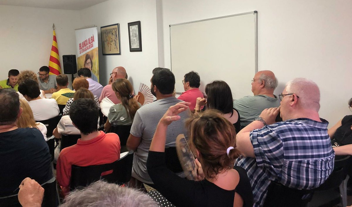 janbuti_'s tweet photo. Assemblea del @PDeCATGarraf per valorar els resultats electorals a la comarca i repensar el futur del nostre espai, per consolidar el centre polític del nostre país! #SomPDeCAT https://t.co/sIxjSDEL4P