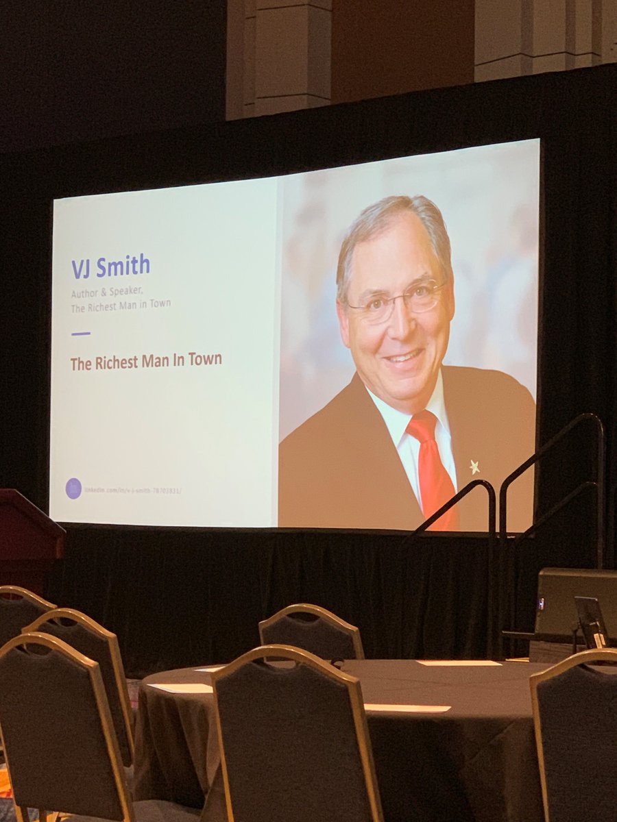 SIMDFW's tweet photo. Keynote by speaker and author VJ Smith on how a simple act of kindness can completely change your life and have a profound impact on others.
#fwsym #simdfw #itsymposium #cios #executives #joinsimdfw https://t.co/31CbdQSDU3