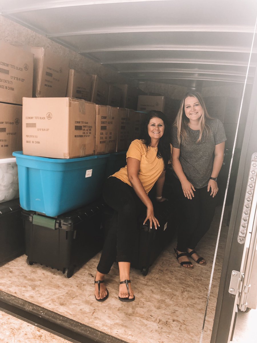 cfminsuranceinc's tweet photo. 2️⃣ Strong women ➡️#️⃣𝘎𝘪𝘳𝘭𝘗𝘰𝘸𝘦𝘳  1️⃣ 14-ft trailer 🔟0️⃣0️⃣0️⃣ Giveaways for you! 🚚 We’re headed 𝘩𝘰𝘮𝘦 to the @MoStateFair and we brought along our famous Wheel of  𝓕𝓪𝓲𝓻 Fortune. Stop by our booth to spin and win all the things next week #msf2019 https://t.co/57mjx1nAQI