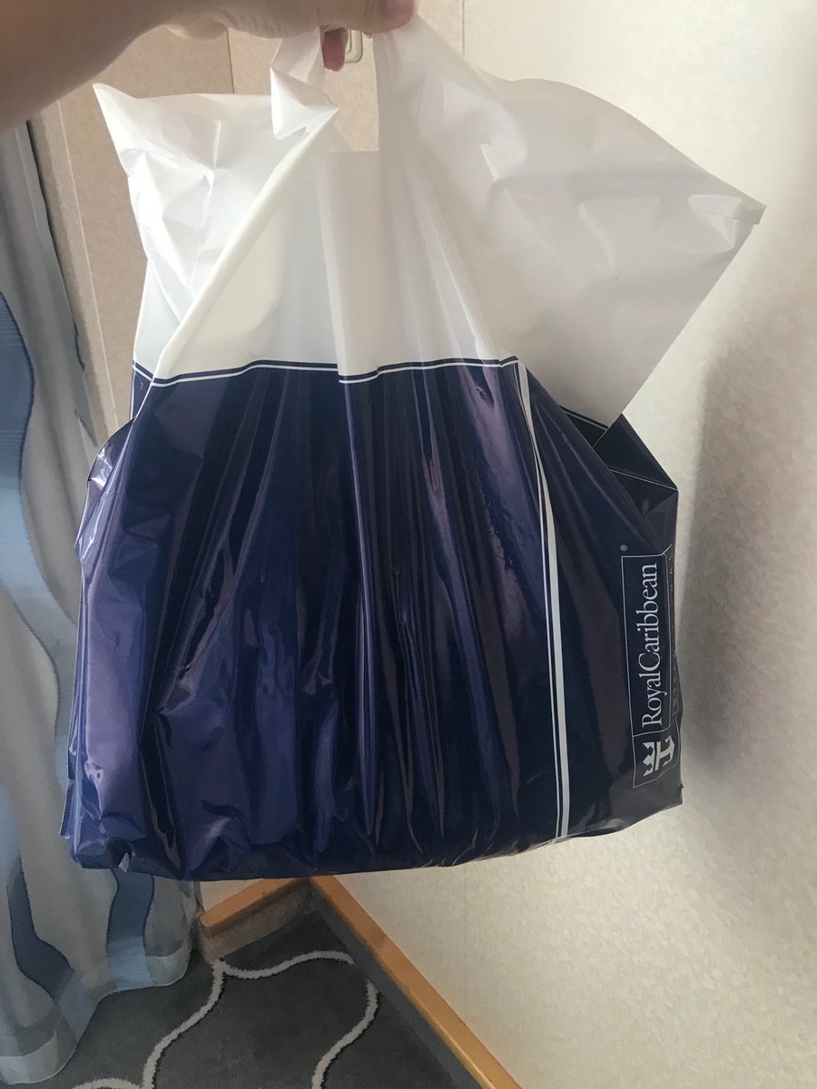 There is always something you must have!!! “Shopping selfie” #METeach #SummerSelfieBingo