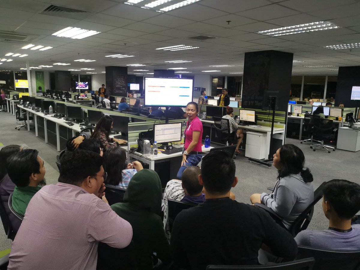 TL Mec synergizes with her team to celebrate success and plan the day better. What a great huddle #MOASalesSupport!!! <a href="/Zguinn1/">Zack</a> @davidbmcdaniel <a href="/Chris_Crumbley/">Chris Crumbley</a> <a href="/mequel/">Mequel Scott</a>
#DSProud