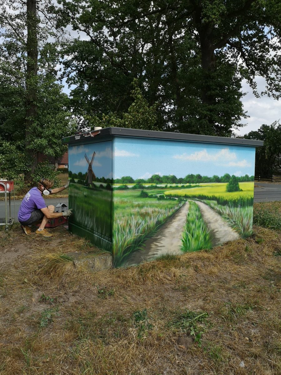 CoraLandshuter's tweet photo. Die letzten #Ferientage genießen #Trafokunst in #Essern #Diepenau Samtgemeinde #Uchte Landkreis #Nienburg https://t.co/ahMeWCcchy