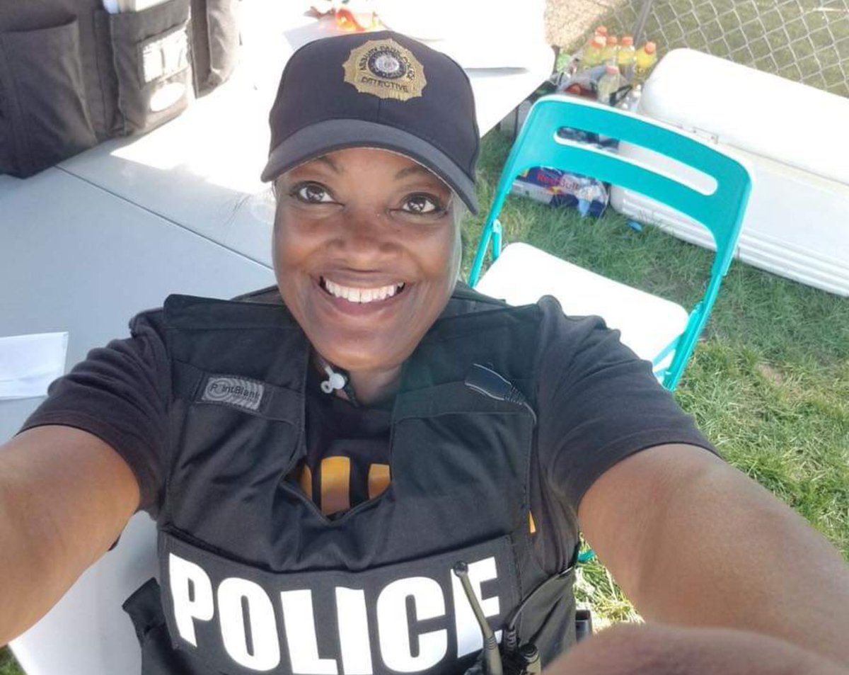 NJSPBA's tweet photo. ASBURY PARK POLICE
DETECTIVE APRIL BIRD'S 
FUNERAL ARRANGEMENTS - 
Memorial services will be held Monday August 12, 2019, at the Paramount Theater located at 1200 Ocean Avenue, Asbury Park, NJ 07712.  Visitation will be from 9am until 12pm.  Services to begin at 12pm. https://t.co/SIgS3tJ8Tt