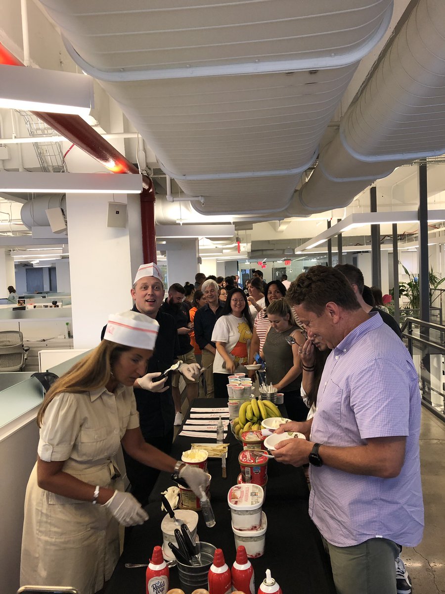 ChrisCutone's tweet photo. Perfect day for an ice cream social, before the thunder strikes #DeutschNY #deutsch https://t.co/ftxinTymxZ