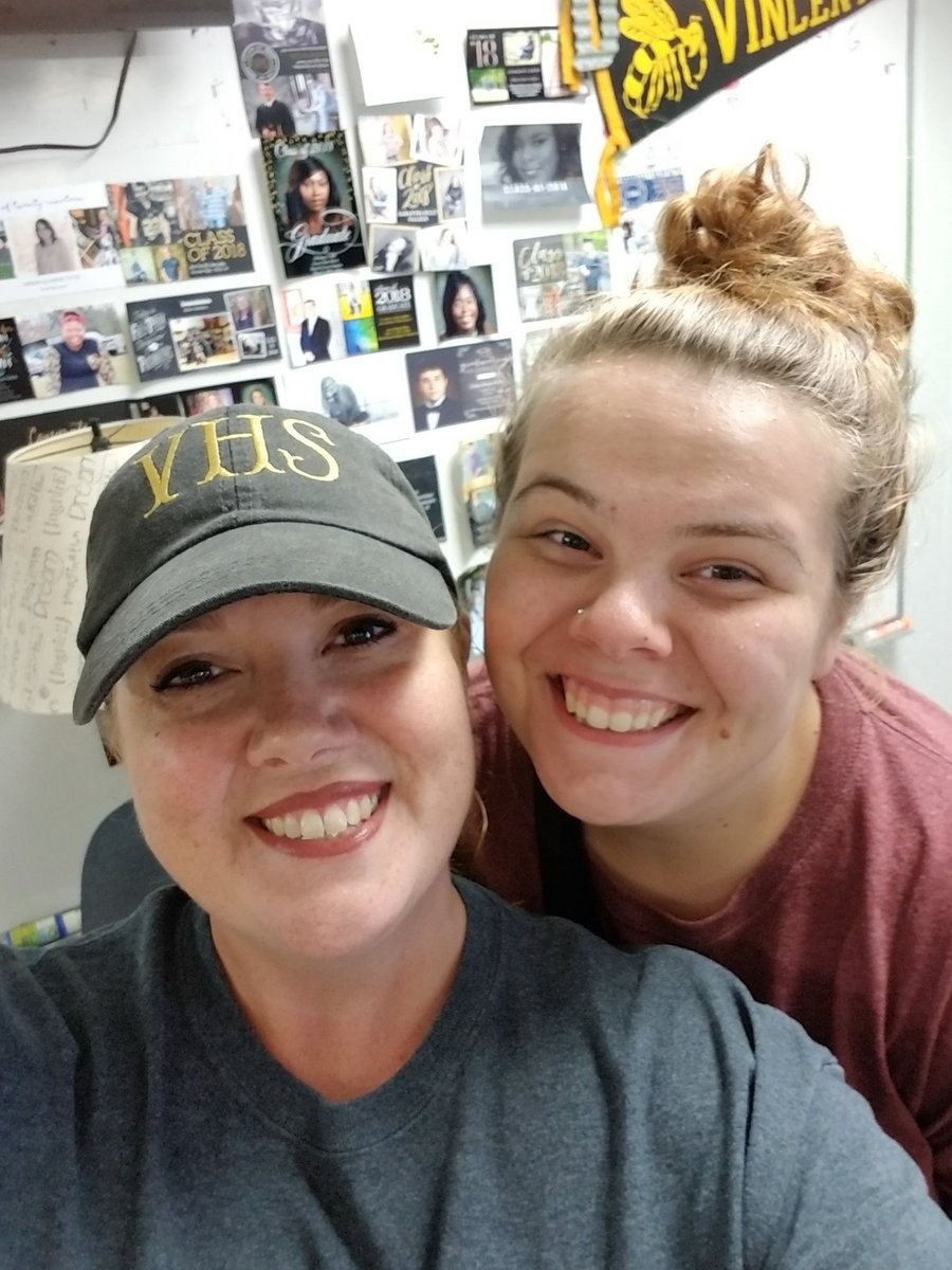 EnglishDivaVMHS's tweet photo. Back to school stress is always alleviated when I get visits from students and former students. Ready to start year 7 at VMHS...Down where southern skies are brightest!! #jacketracket #betheone #vincentstrong #onceajacketalwaysajacket 🖤🐝💛🐝🖤🐝💛 https://t.co/0mqDYJFsBE