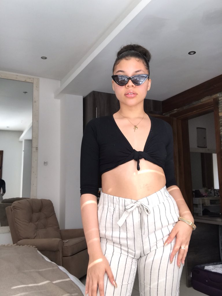quick_stefanny's tweet photo. Light skin girl 🎶 https://t.co/EJTwCXdhuS