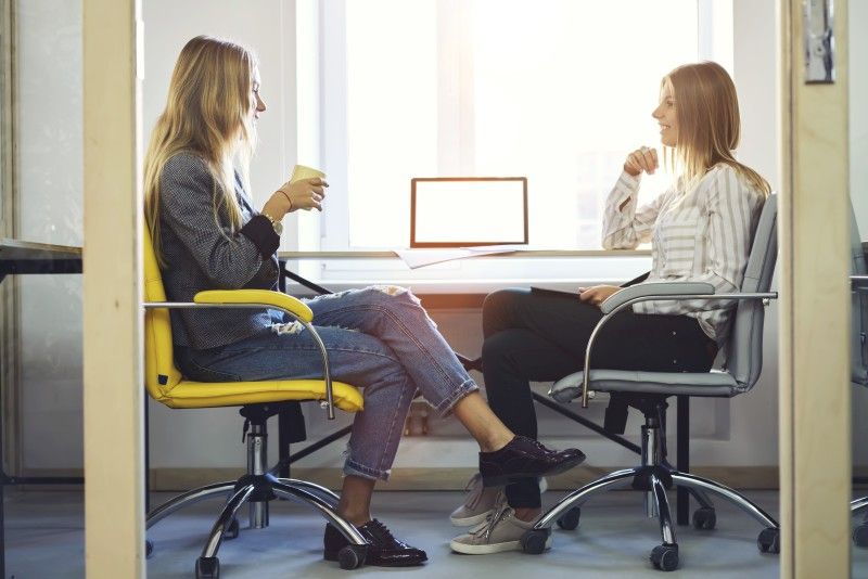 PeopleFirm's tweet photo. #Performancemanagement tip from our CEO @mtchandler When sharing #feedback, get specific! If you want to tell someone they rocked it, tell them something specific you noticed at which they excelled. #fixfeedback 
https://t.co/5rc9kAkJzb @atd https://t.co/uOglebGnOE