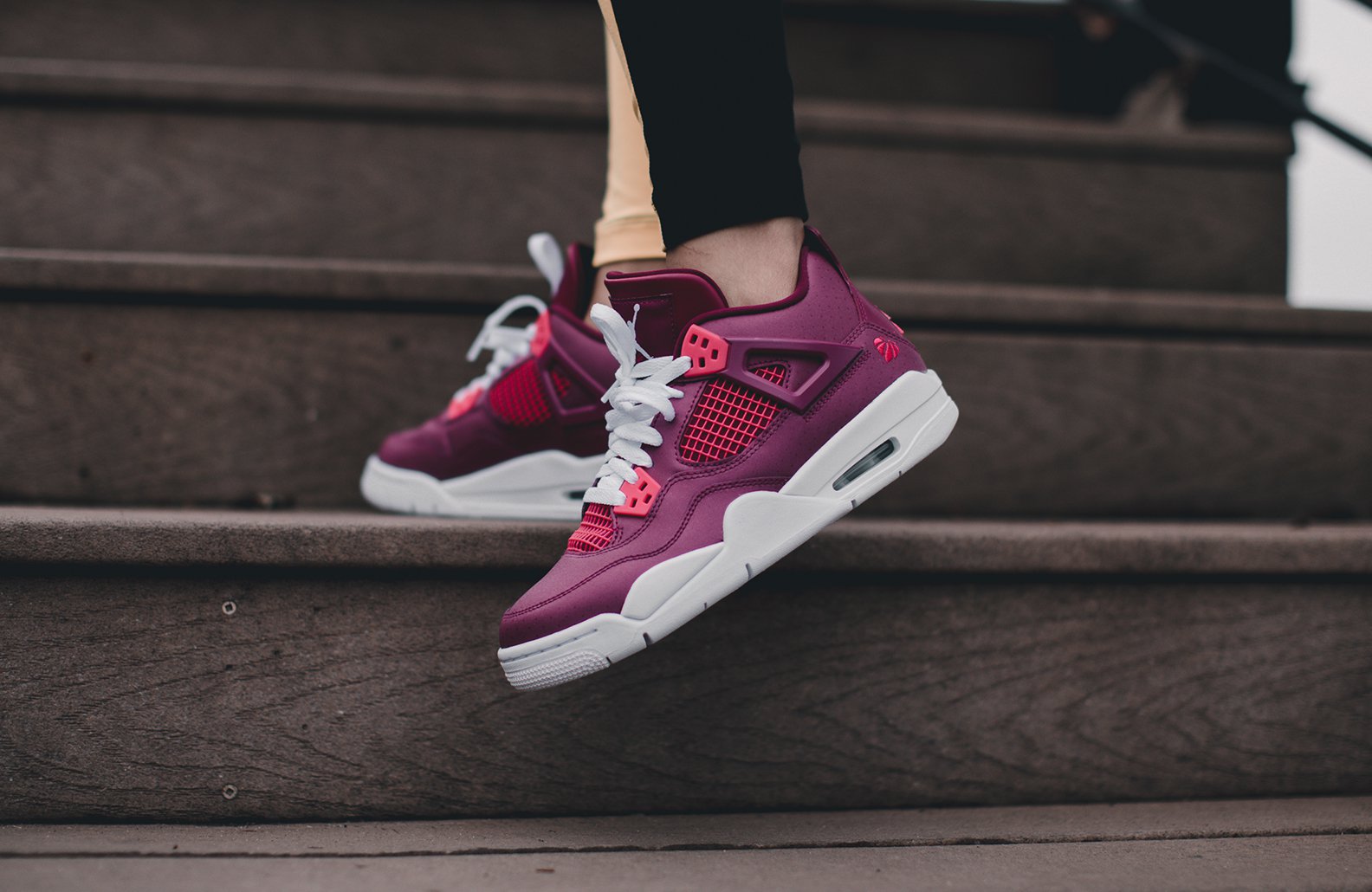 Jordan 4 valentine's day 2019 hotsell