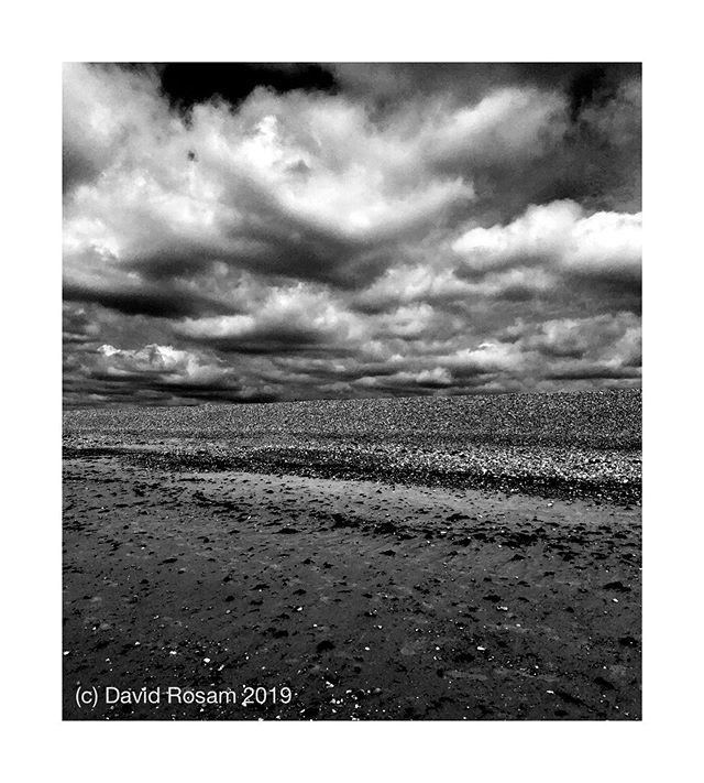 davidrosam's tweet photo. Climping Beach #climping #clymping #clympingbeach #westsussex #sussex #sussexbythesea #beach #seaside #pebbles #shingle #sky #skyporn #cloud #clouds #cloudporn #fineartphotography #davidrosamphotography #blackandwhite #blackandwhitephotography #blackandw… https://t.co/mHcb8YbnP3 https://t.co/wxUek6Lggo
