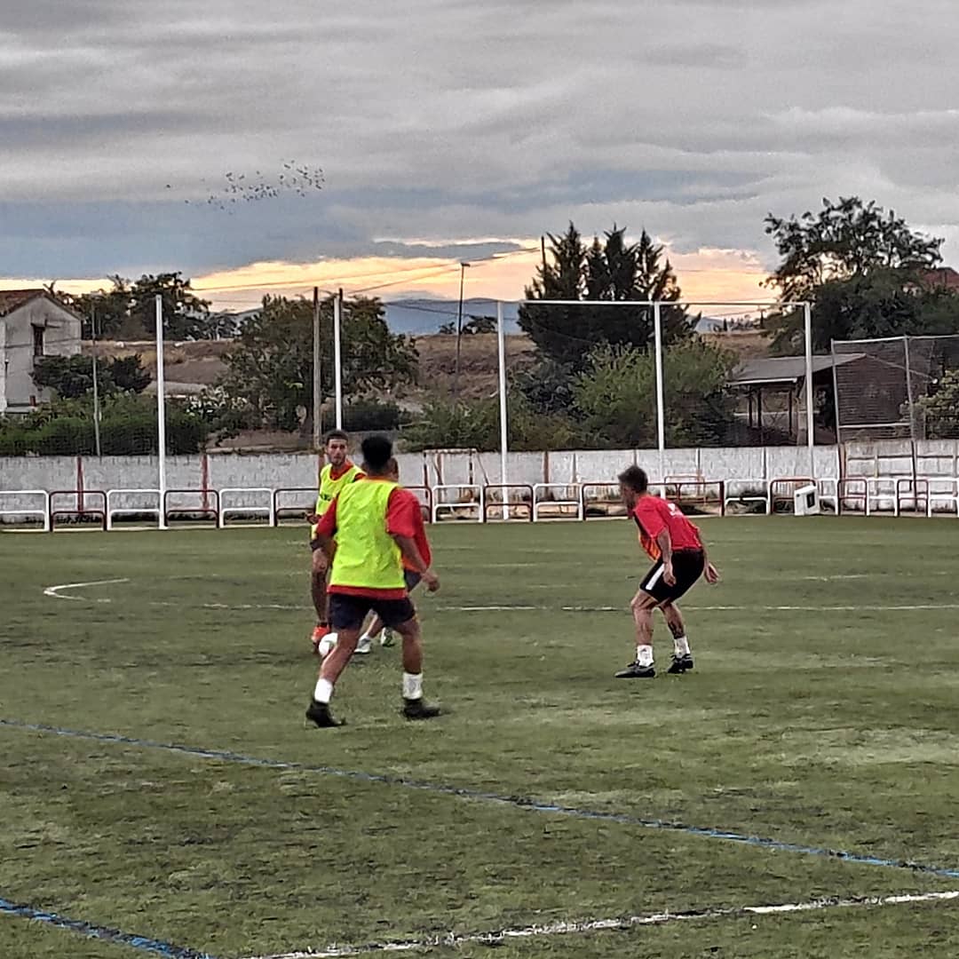 REGIONAL PREFERENTE | PRETEMPORADA
Nuestro regional sigue con sus respectivos entrenamientos de cara a la incio de la competención. #cdvarearegional⚪🔴
#CDVarea⚪🔴