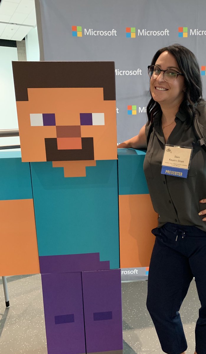 DaniKSloan's tweet photo. Making my kid jealous... oh! And training at the Davis Tech Conference today. #DTC11 https://t.co/UDB06HoNpx