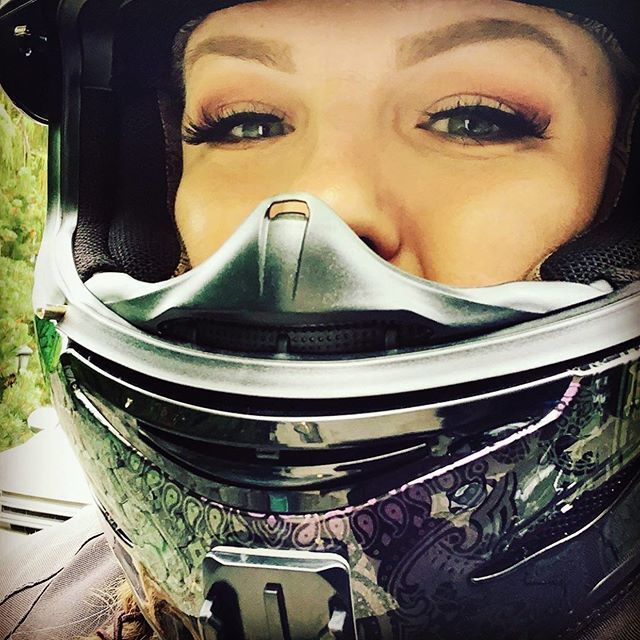 GreshamRiders's tweet photo. In life, you get what you put in. Everything comes back around. @jenniferlal check out her IG you won’t be disappointed. Show her some luv, as she is another true rider!! 👍👍 Ride safe my friends!!🔥🔥 #motogirl #motorcycle #motorcyclegirl #girlswhoride… https://t.co/fGxzL9ok2x https://t.co/nqPwZI1aRq