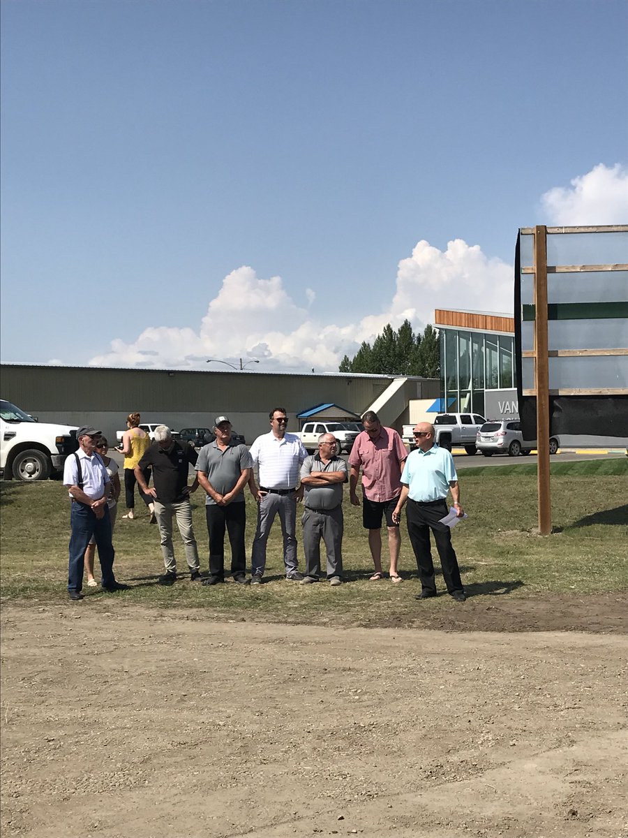 NorthernDevelop's tweet photo. “This is an exciting day for Vanderhoof. This project is a reminder of how you never do things alone - people come to the table and offer support.”
-Mayor Thiessen
#vanderhoofbc #skatepark #rdbn #grandopening https://t.co/V8YZofhh3K