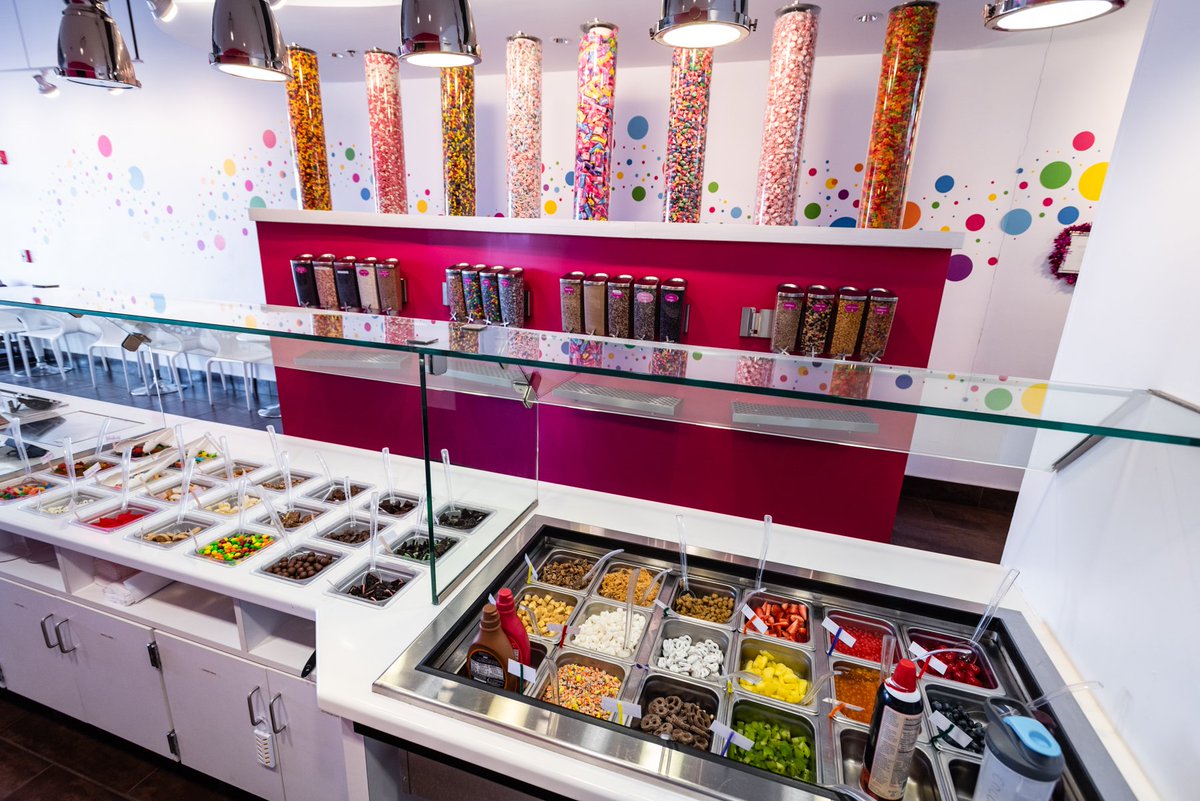 Skinny_sweet's tweet photo. Only 18 out of our 63 topping selection here 🍭🍭🍭 The possibilities are endless along with our 14 flavors of yogurt!! What is your favorite FRO-YO combination? Comment down below #toppingsontoppingsontoppings #kidinacandystore @YogurtNutrition #skinnysweet https://t.co/0aZe0kOVD3