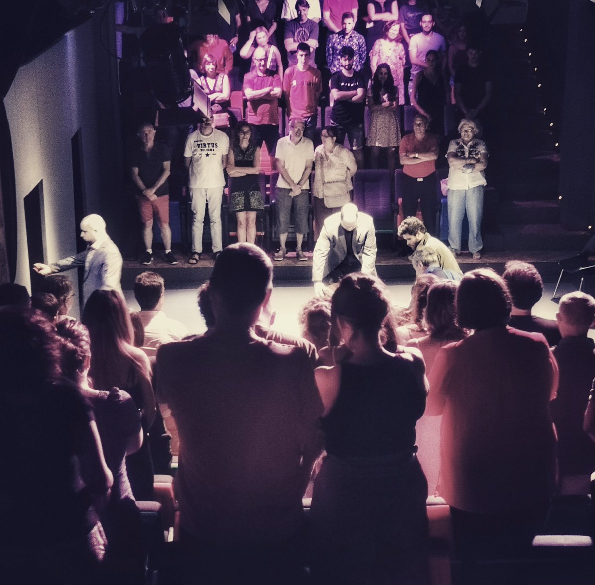 salaversus_gl's tweet photo. Comença la 2a setmana de vetlla a la difunta Mary-Lin ⚰️🤘👵🏻🤘
De moment es va conservant...
#femversus #salaversusglories #comedy#comedia #funeral #estiu #elfuneraldemarylin https://t.co/9oxYXjpFeG
