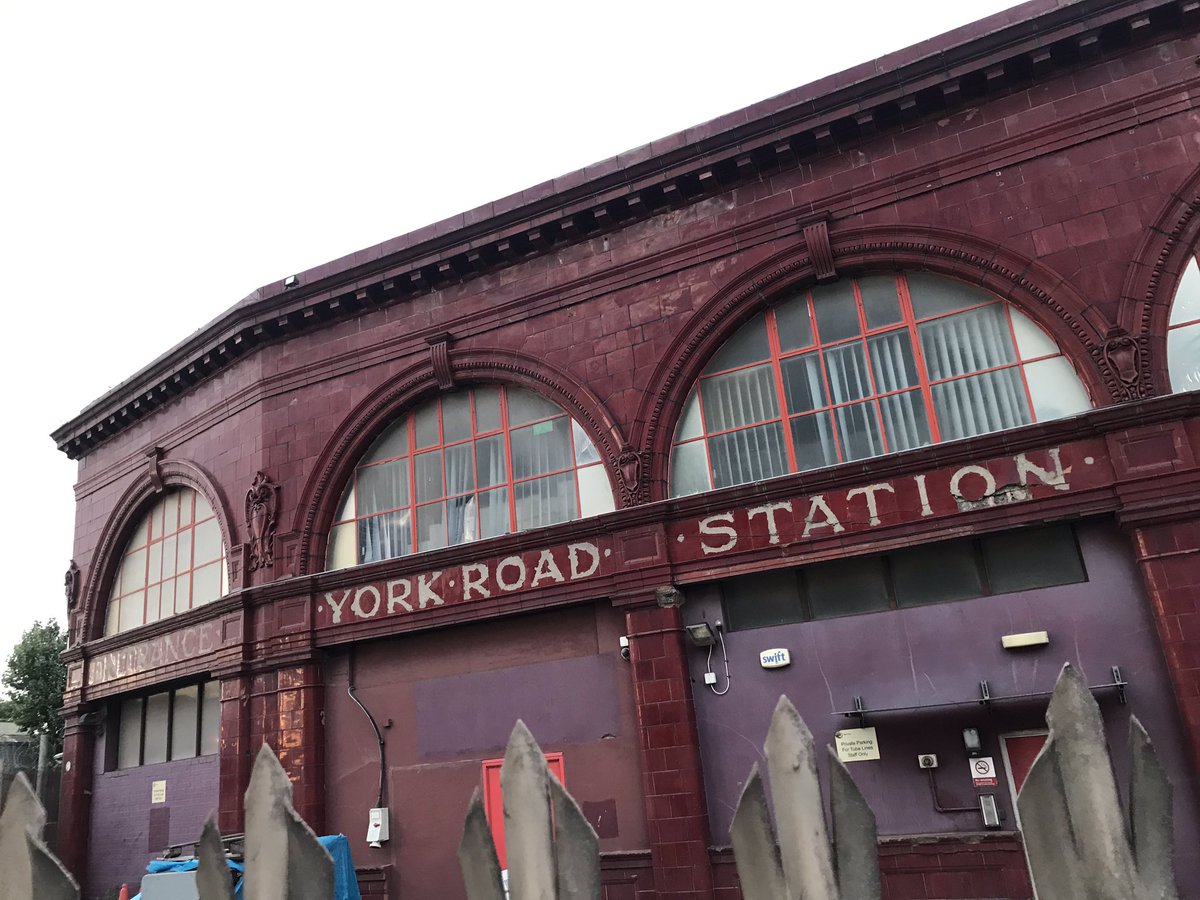 jscott110's tweet photo. Old York Road tube station Kings Cross. Opened in 1906. Closed in 1932. Old facade still remains -  ruby-red glazed tiling. One of original stations on Great Northern, Piccadilly and Brompton Railway. Maybe time for @TfL to reopen it? #ghoststations #lesliegreen https://t.co/23u9SJ4pKr