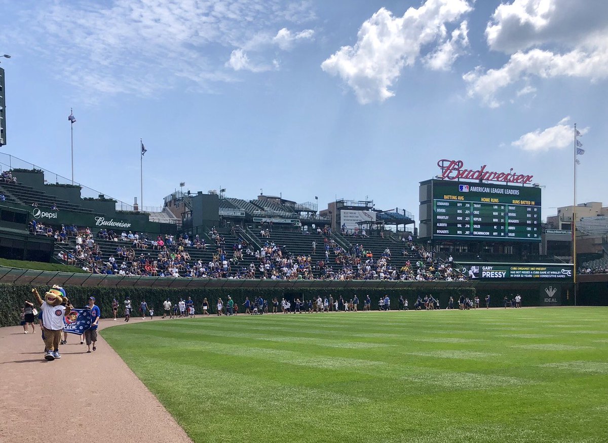 ClarktheCub's tweet photo. Paraded with my crew before today’s game! 😎⚾️ #ClarksCrew https://t.co/wVCs9VwJwA