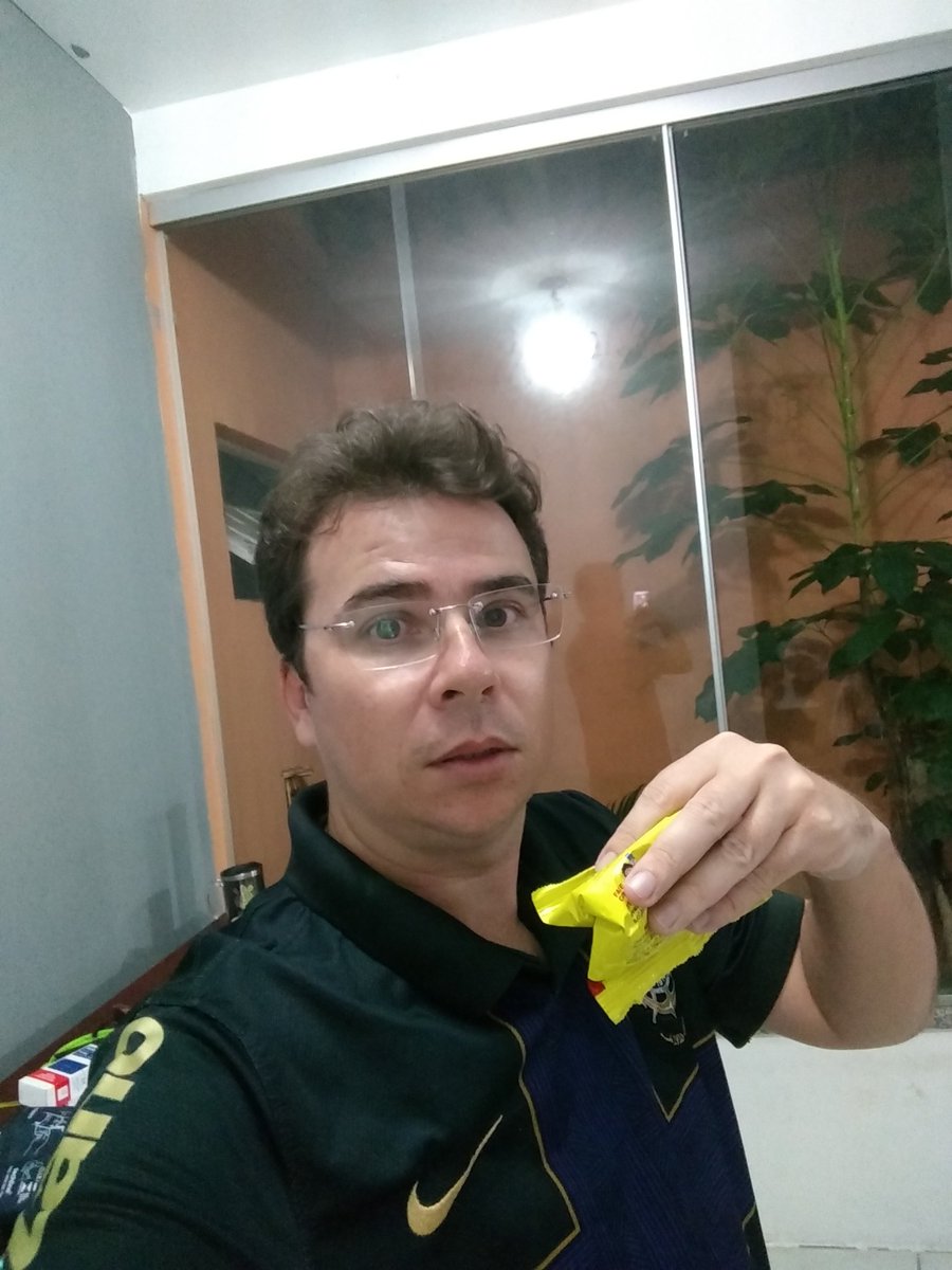 gilliardpsi1's tweet photo. Governadora @fatimabezerra a senhora que é uma governadora porreta me ajude numa questão, por favor! A @pipocabokus me enganou, comprei um pacote e ele veio vazio? E agora? Kkkkk https://t.co/qVRXrYypmm