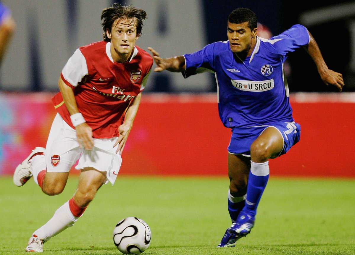 🗓 #OnThisDay in 2006: A first sighting of Tomas Rosicky in the famous red and white 😍

The Little Mozart made his debut in a 3-0 win at Dinamo Zagreb 🤓