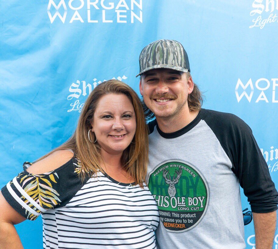 jenstuart9's tweet photo. meet and greet #westvirginia #tweetstreak 🤣 keep it going @MorganWallen #skippedcruiseforshow #worthit https://t.co/9AlByXbtwp