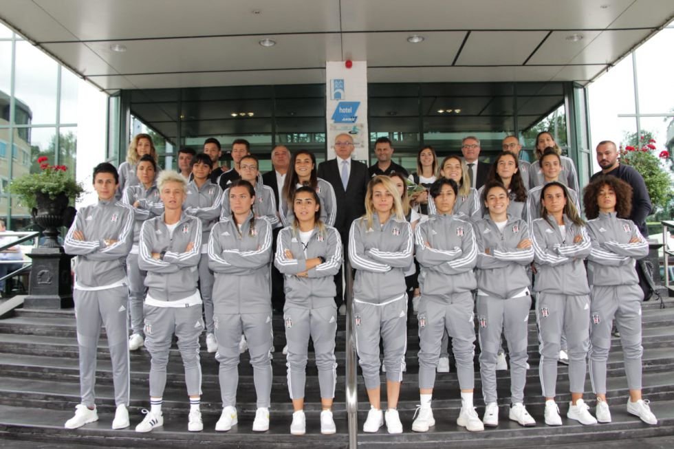 Şampiyonlar Ligi  1. Maç Sonucu
Gornik Leczna 1️⃣
Beşiktaş 1️⃣

#Beşiktaş
#UWCL