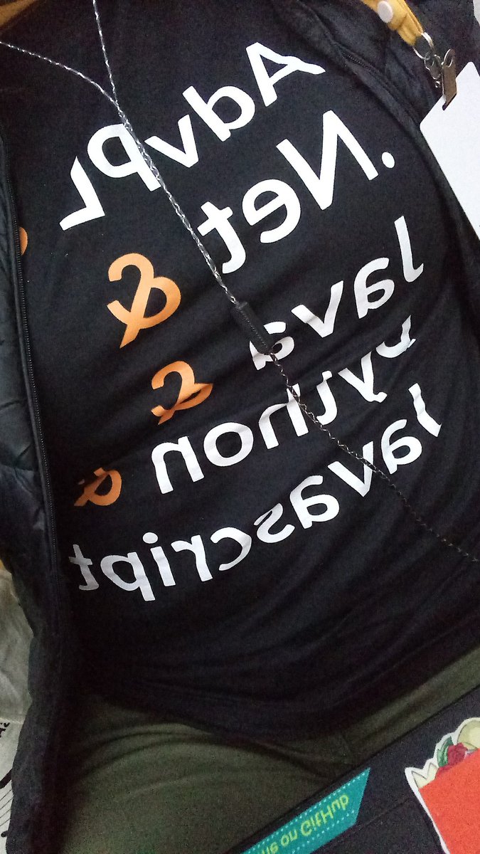 KarolineSuzuk12's tweet photo. Ah esses mimos que ganhamos do @TOTVSDevelopers no @TheDevConf ! Amei #devaloper https://t.co/u4Rlj6gRvx